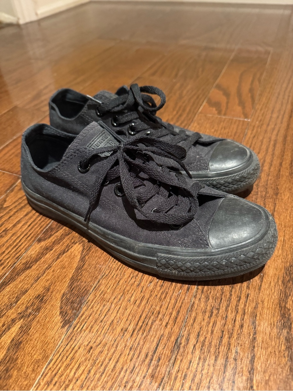 Unisex Black Monochrome Converse Lo